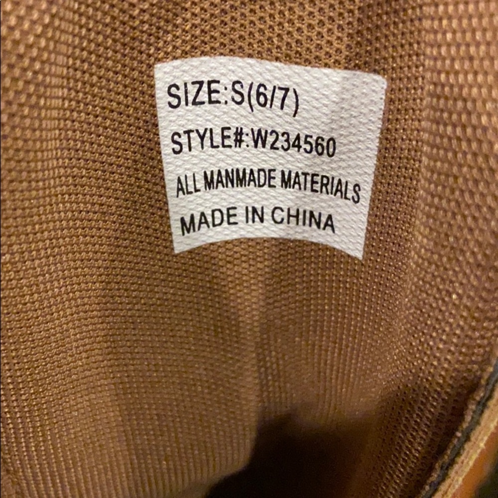 Never been worn. Size 6 in girls. Brand new. - Picture 6 of 6